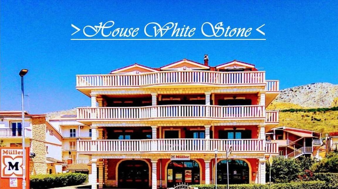 House White Stone Split Διαμέρισμα Ποντστράνα Εξωτερικό φωτογραφία