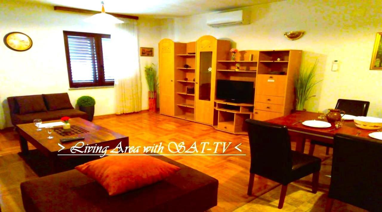 House White Stone Split Διαμέρισμα Ποντστράνα Δωμάτιο φωτογραφία